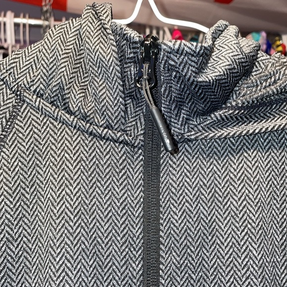 Mondetta grey and silver zipper up workout jacket sweater size large like new - Picture 5 of 9